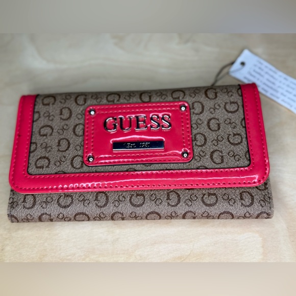 Guess Wallet - Picture 1 of 8